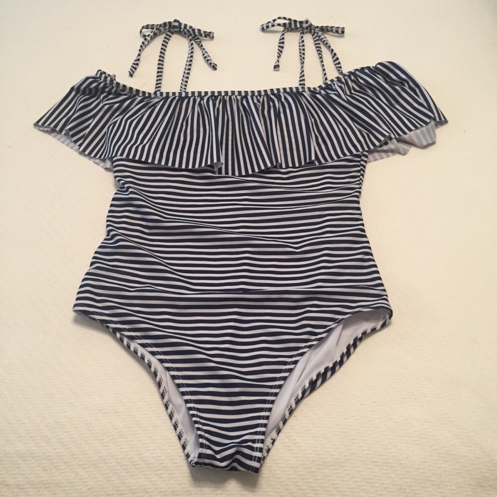 Sesy One Piece Swimsuit   4-6